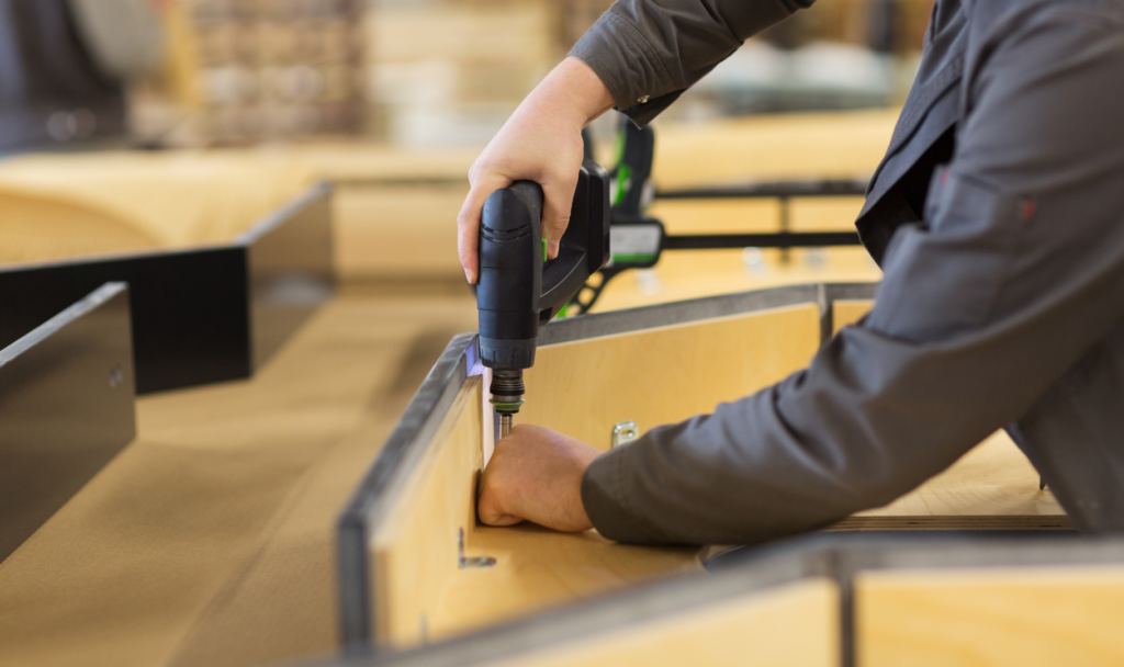 Jak zmierzyć przestrzeń pod meble na wymiar?